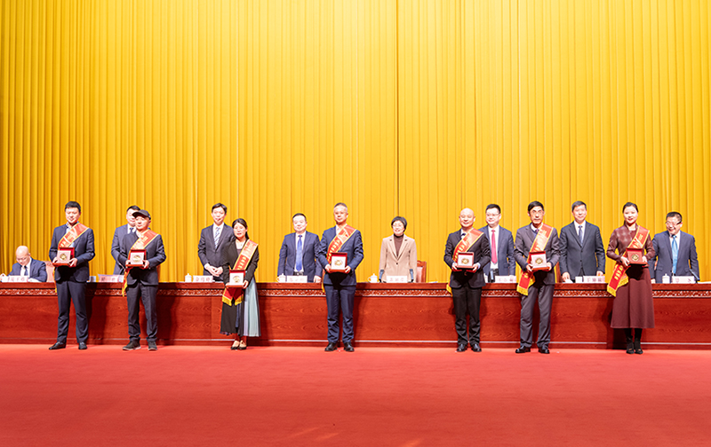 1738973695731482xsP0.jpg 董事長(zhǎng)800.jpg